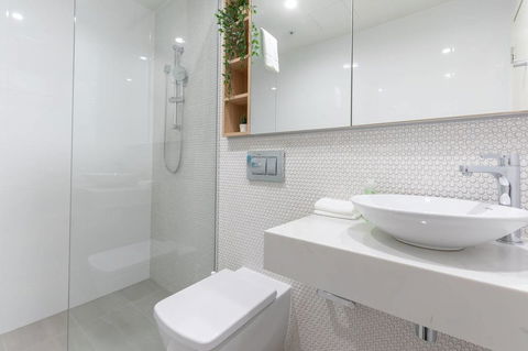 Japanese Style Waterfront Apt Wt Rooftop Pool - SA Accommodation 12