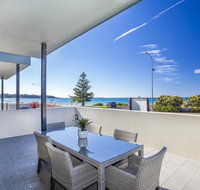 Beachfront Apartment Unit 2 - SA Accommodation