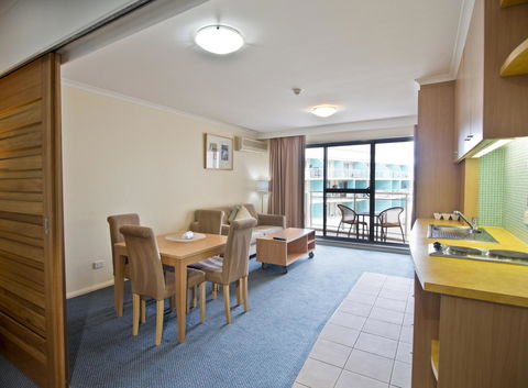 Oaks The Entrance Waterfront Suites - SA Accommodation 11