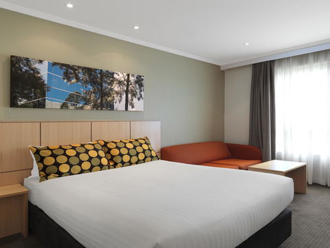 Mercure Sydney Bankstown - SA Accommodation 13