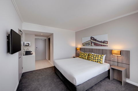 Mercure Sydney Bankstown - SA Accommodation 18