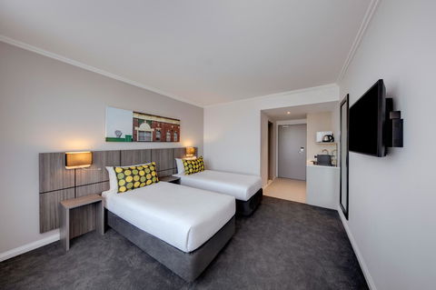 Mercure Sydney Bankstown - SA Accommodation 10