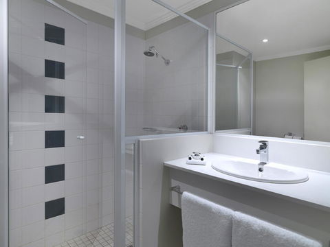 Mercure Sydney Bankstown - SA Accommodation 9