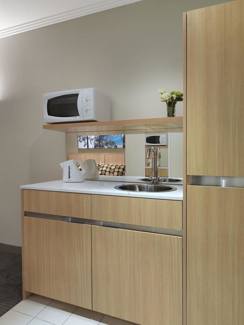 Mercure Sydney Bankstown - SA Accommodation 25