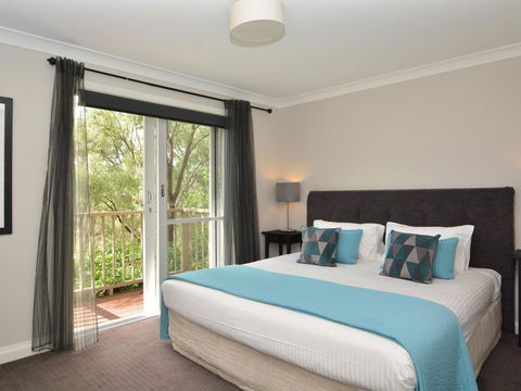 Villa 3br Margarita Villa Located Within Cypress Lakes Resort - SA Accommodation 3