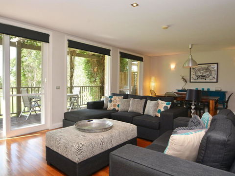 Villa 3br Margarita Villa Located Within Cypress Lakes Resort - SA Accommodation 9