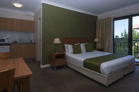Leisure Inn Spires - SA Accommodation 4