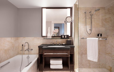 Four Seasons Hotel Sydney - SA Accommodation 5