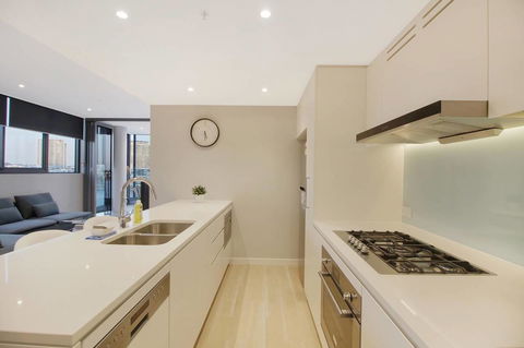 Brand New 3 Bedrooms Apt With Waterfront View - SA Accommodation 12
