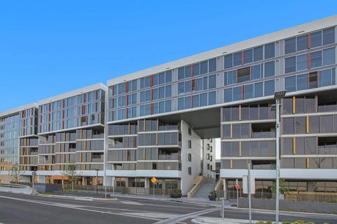 Brand New 3 Bedrooms Apt With Waterfront View - SA Accommodation 5