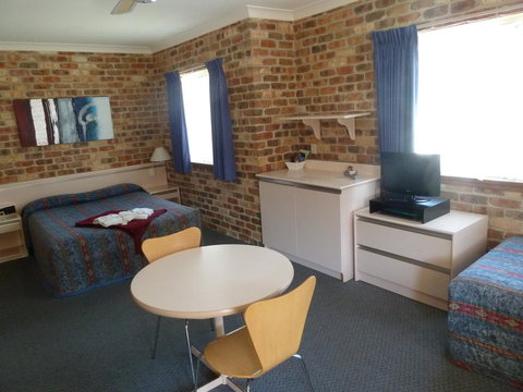 Mollymook Surfbeach Motel & Apartments - SA Accommodation 24