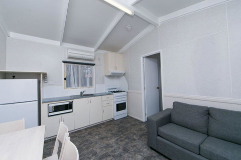 Crestview Tourist Park - SA Accommodation 13