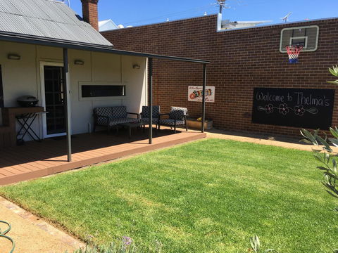 Thelma's Temora - SA Accommodation 11