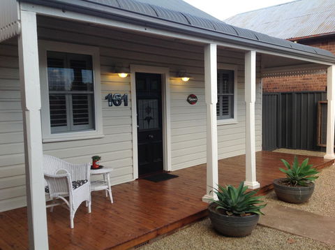 Thelma's Temora - SA Accommodation 1