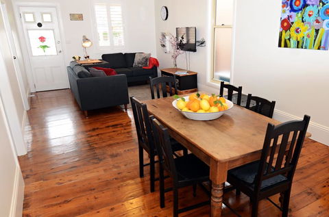 Thelma's Temora - SA Accommodation 7