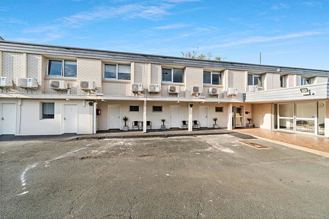 Carlton Suites - SA Accommodation 25