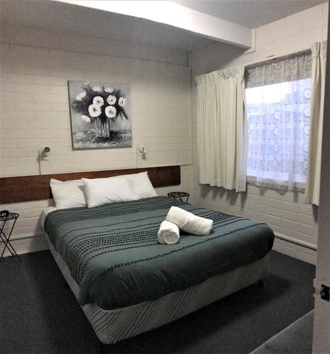 Kon Tiki Apartments - SA Accommodation 9