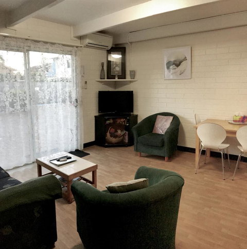 Kon Tiki Apartments - SA Accommodation 11