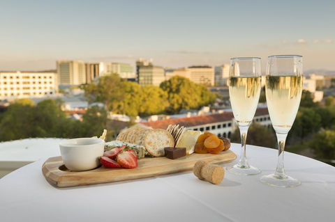 Novotel Canberra - SA Accommodation 39