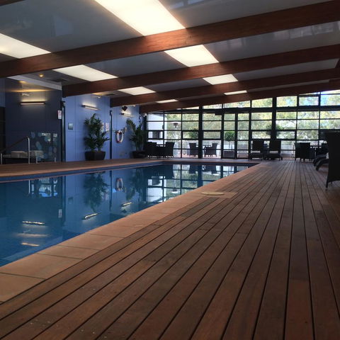 Novotel Canberra - SA Accommodation 4