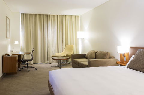 Novotel Canberra - SA Accommodation 33