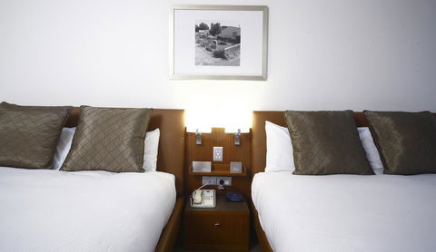 Novotel Canberra - SA Accommodation 18