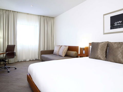 Novotel Canberra - SA Accommodation 0
