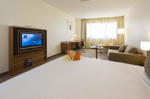 Novotel Canberra - SA Accommodation 23