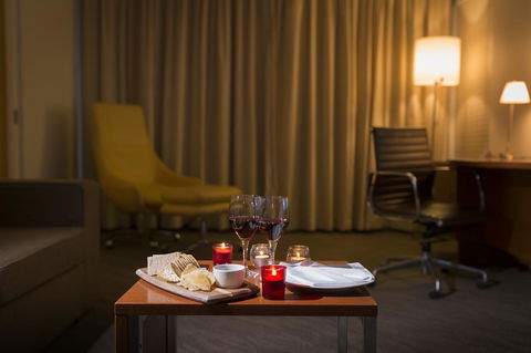 Novotel Canberra - SA Accommodation 42