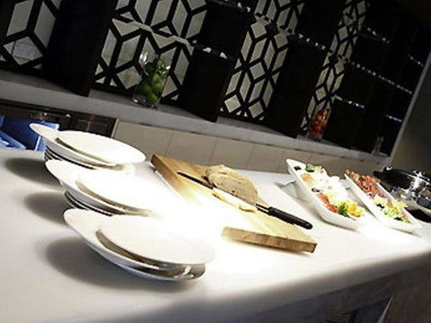 Novotel Canberra - SA Accommodation 30