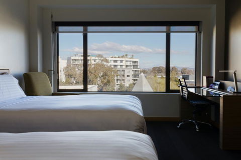 Crowne Plaza Canberra, An IHG Hotel - SA Accommodation 18