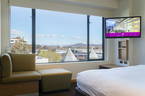 Crowne Plaza Canberra, An IHG Hotel - SA Accommodation 19