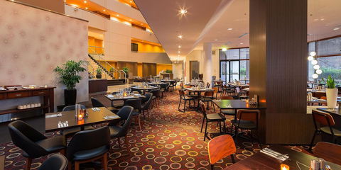 Crowne Plaza Canberra, An IHG Hotel - SA Accommodation 4