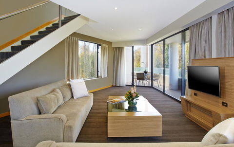 Crowne Plaza Canberra, An IHG Hotel - SA Accommodation 38