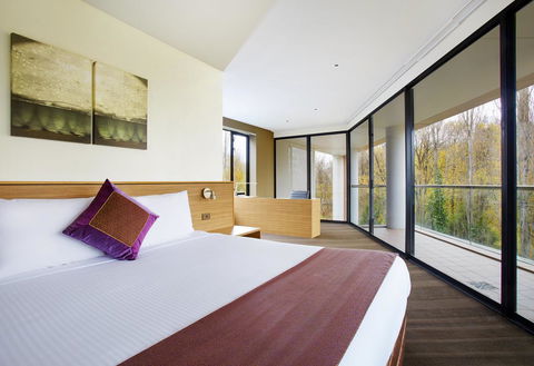 Crowne Plaza Canberra, An IHG Hotel - SA Accommodation 43