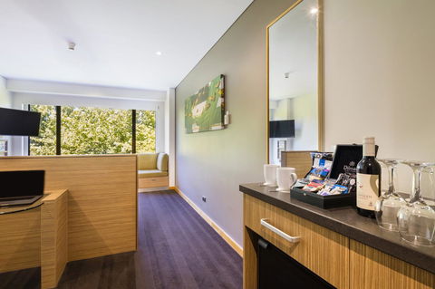 Crowne Plaza Canberra, An IHG Hotel - SA Accommodation 42