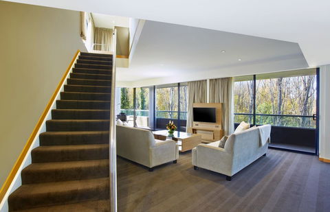 Crowne Plaza Canberra, An IHG Hotel - SA Accommodation 10