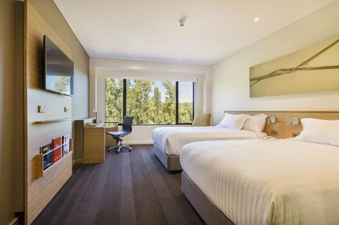 Crowne Plaza Canberra, An IHG Hotel - SA Accommodation 32
