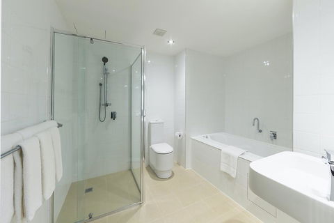 Crowne Plaza Canberra, An IHG Hotel - SA Accommodation 27