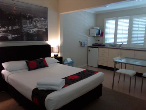Brisbane Street Studios - SA Accommodation 1