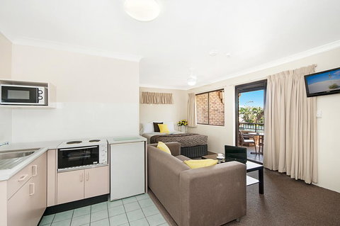 Byron Bayside Central Studio Apartments - SA Accommodation 3