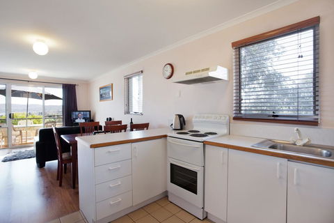 Cascades 13/3 Kurrajong Street - SA Accommodation 3