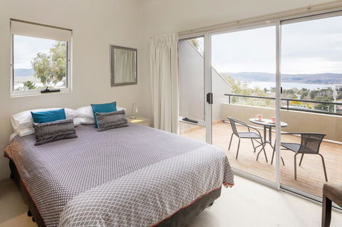 Cascades 18/3 Kurrajong Street - SA Accommodation 2