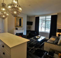 City Life Apartment-full kitchen  separate bedroom - SA Accommodation