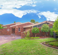 Classic Double Brick Garden House - SA Accommodation