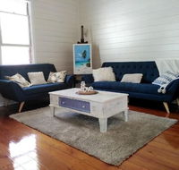 Classic Q'slander Huge Deck Pool Cowboy Stadium - SA Accommodation