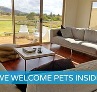 Contemporary Golf Course Frontage 3BR - SA Accommodation