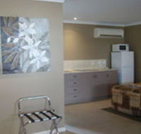Cosmos Country Motor Inn - SA Accommodation