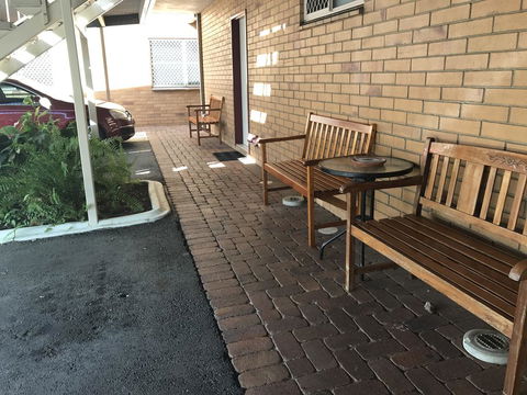 Country Comfort Gin Gin Wild Scotsman Motor Inn - SA Accommodation 2
