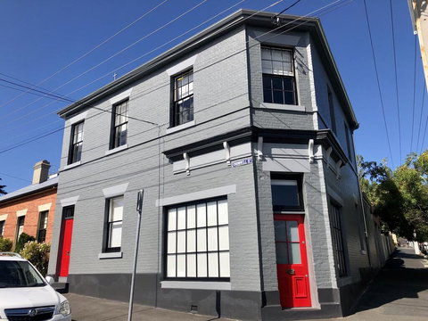 Cromwell Apartment - 3 Red Doors Battery Point - SA Accommodation 0